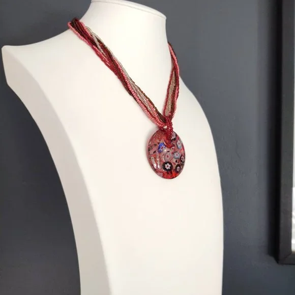 Red glass pendant necklace - Picture 4 of 7